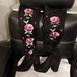 Tall Boot with side zipper, stretchy